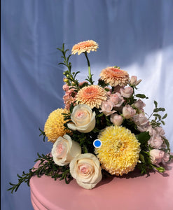 Pastel Table Arrangement, Suitable for a wedding, event or party flowers